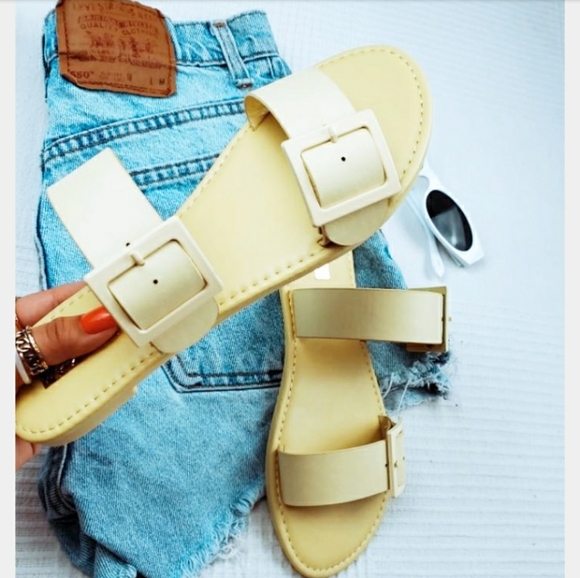 Summer collection//yellow sandal - Picture 3 of 4